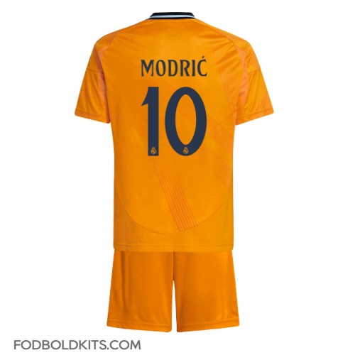 Real Madrid Luka Modric #10 Udebanesæt Børn 2024-25 Kortærmet (+ Korte bukser)